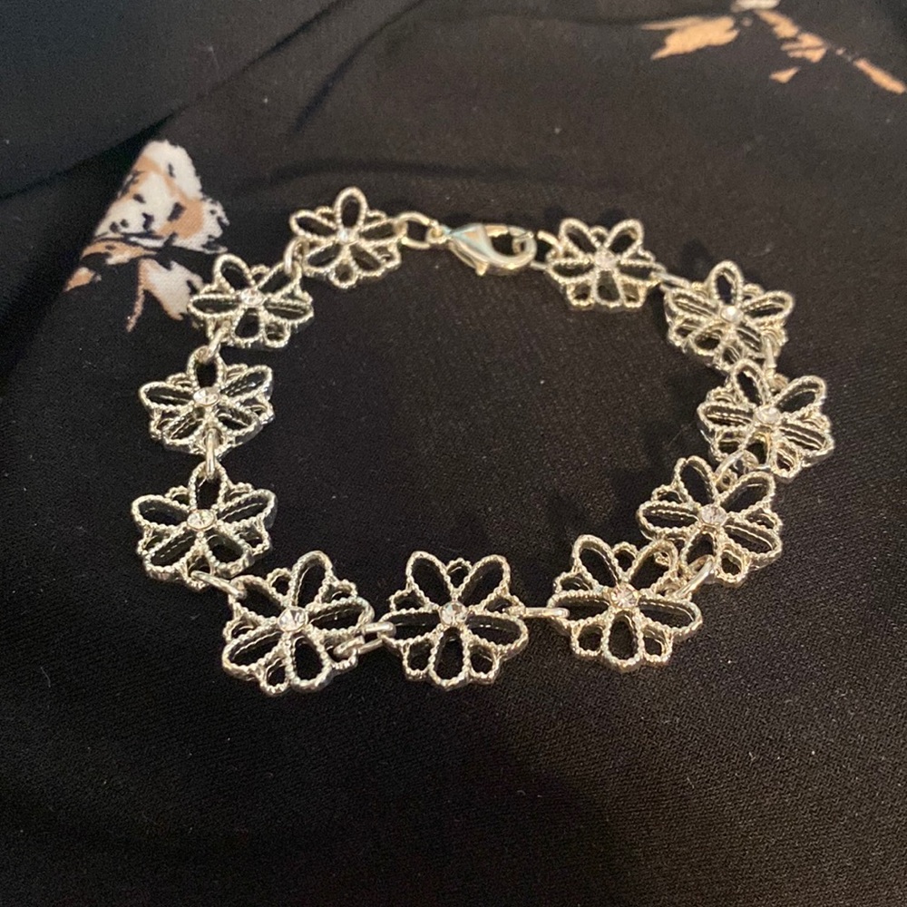Flower bracelet